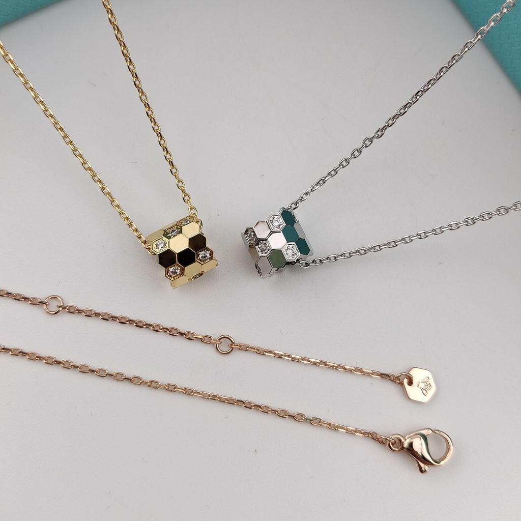 V Gold Shangmei Honeycomb Necklace Women's Light Luxury Design Rhombus Lattice Diamond Honeycomb Pendant Clavicle Chain