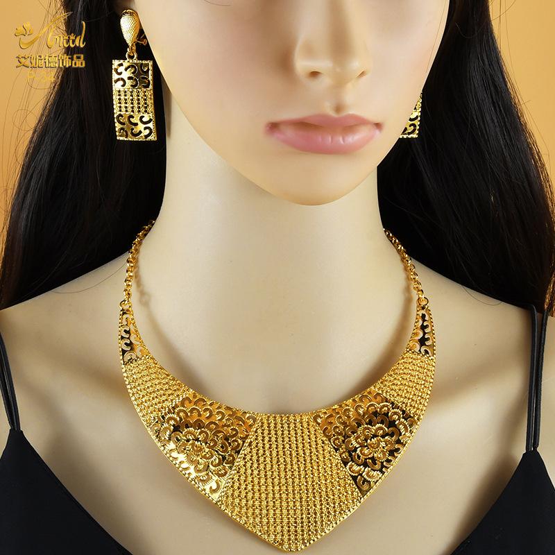 Two-Piece 24K Gold-Plated Alloy Dubai Bride Necklace Earrings Set Indian-Saudi Arabian Women's Wedding Gift for Party Occasions