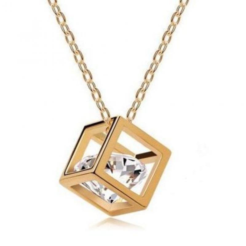 Personality Latest Love Cube Three Dimensional Ladies Pendant Necklace Fashionable Fashionable Trend Popular Distinctive Anniversary Souvenir Present