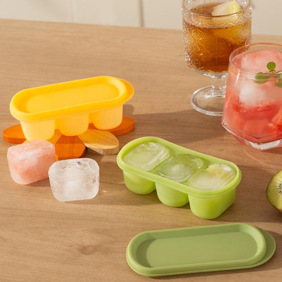 Silicone Ice Cube Tray Three Compartment Twist Release Ice Mold Food BPA-free Grade Safe Ice Cube Maker
