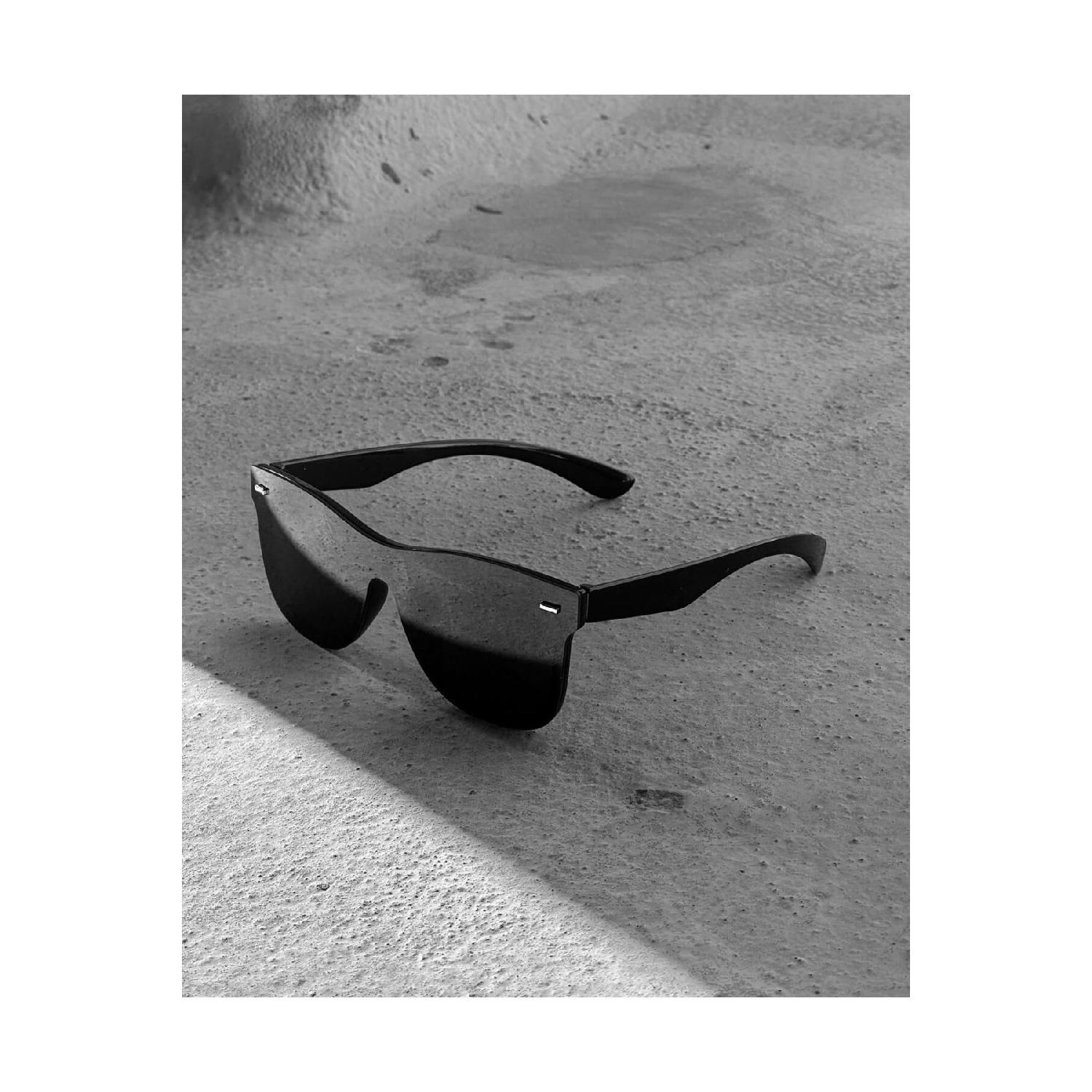 

Black Monolithic Glass Male Male Sunglasses чорний