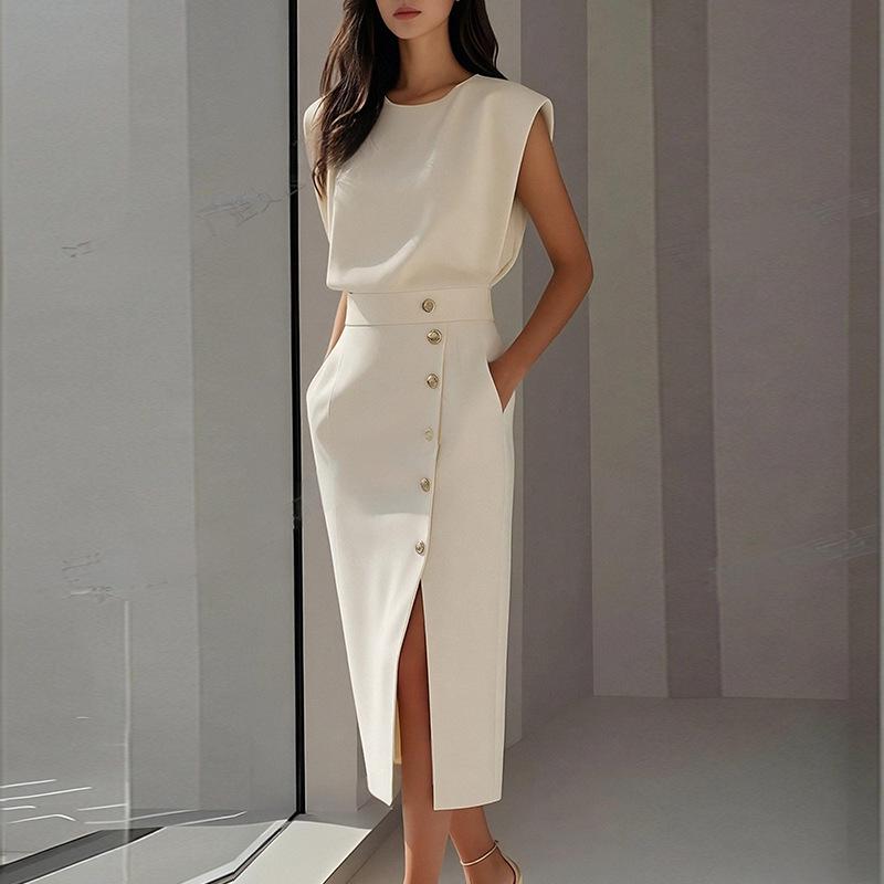 2026 Spring Women's European and American Solid Color French Dress: Elegant Buttoned Split Hip-Hugging Skirt