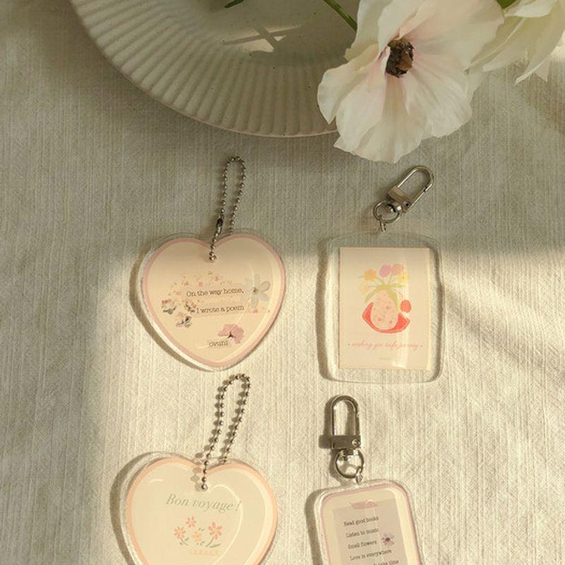 

овуни Акриловый брелок-моменто_4 вида A Poem (1,000 won)