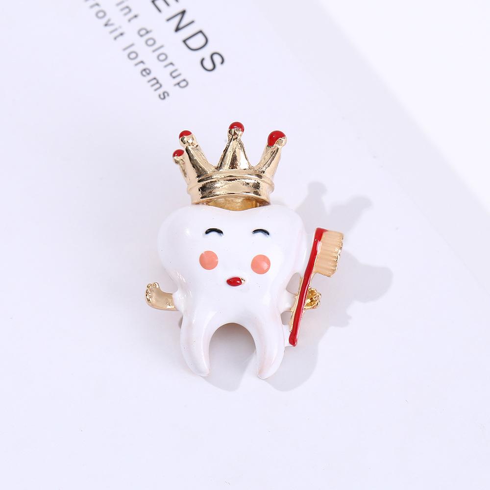 Fashionable And Cute Brooches, Cartoon Badges, Clothing Bag Brooches And Badges