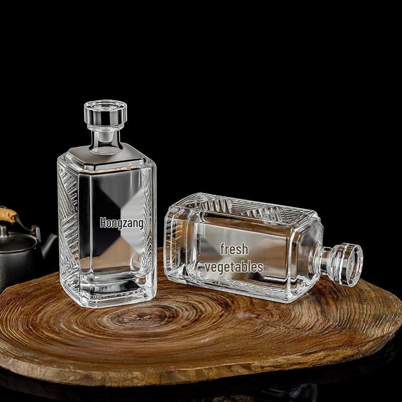 250ml/500ml/1500ml High-End Crystal White Baijiu Glass Bottle with Sealed Lid and Customizable Logo.