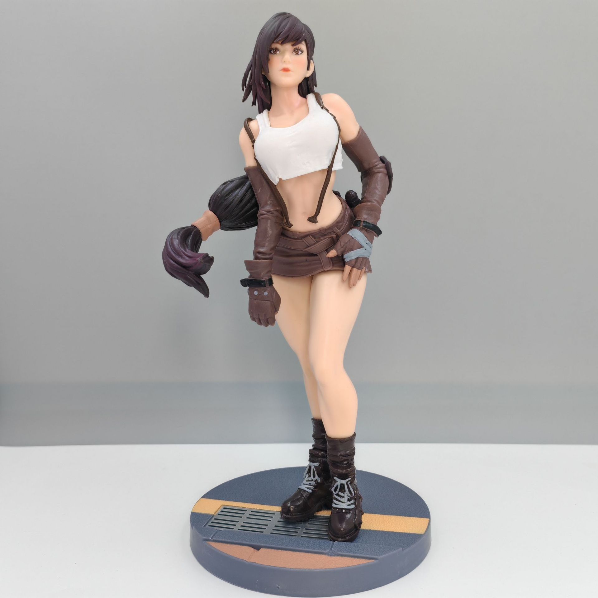 

25cm Tifa Lockhart Fantasy Figure Toy Fighting Goddess Girl Ornaments Room Decoration Gifts