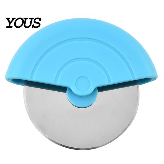 Non Slip Kitchen Dough Scraper Stainless Steel Pizza Cutter Wheel, Pastry Slicer Tool for Crusts Easy Grip Baking Pie Pastries Pancake, Ergonomic