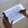 Tavoletta Luminosa LED A5 per Disegno e Copia, 3 Livelli di Luminosità, Tavolo Luminoso per Animazione, Pittura, Giocattoli Educativi, Blocco Note con Luce Regolabile per Bambini