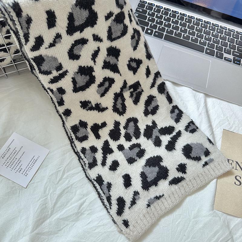 Korean Style Leopard Print Knit Scarf - Versatile Autumn/Winter Neck Warmer for Girls