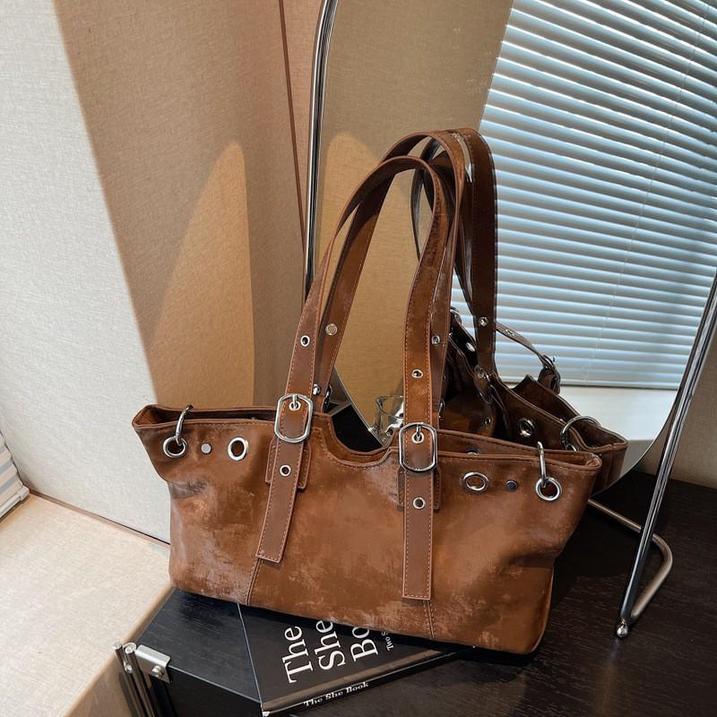 

Retro High-end Large-capacity Handbag Women With Temperament All-matching Commuting Shoulder Bag French Underarm коричневий