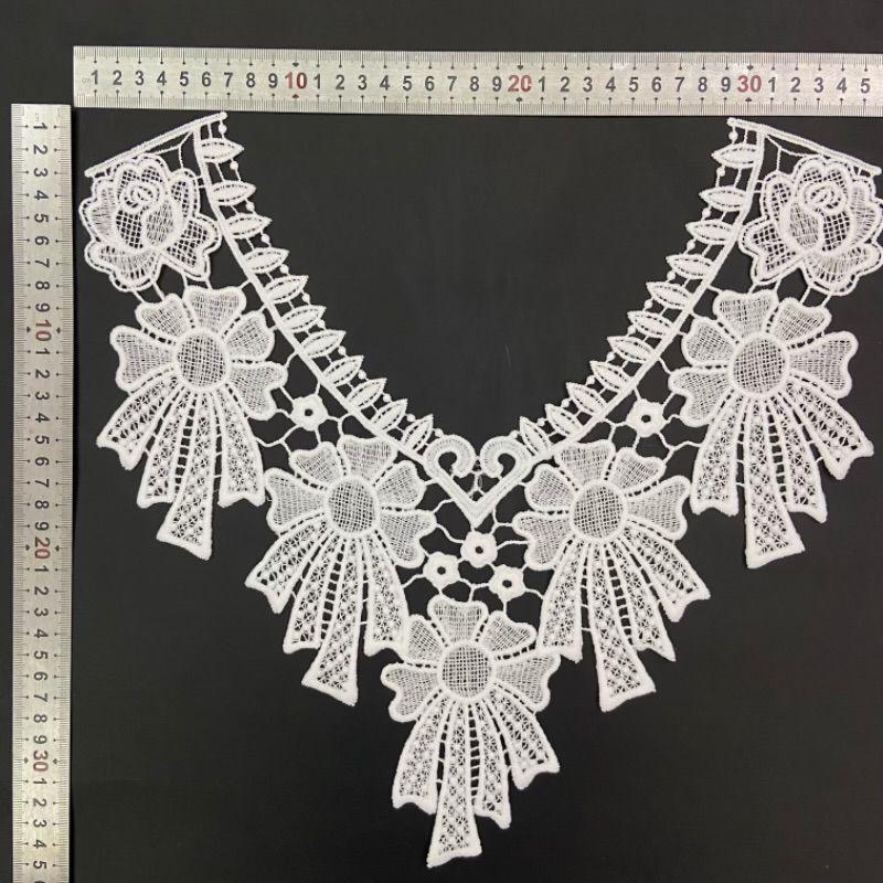 Mercerized Silk Lace Collar with 3D Embroidered Brooch