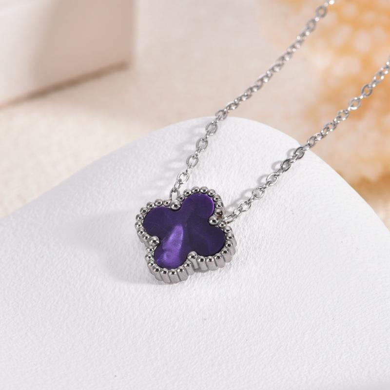 Vierblättriges Kleeblatt Titanstahl Halskettenanhänger für Damen Hochwertig Stilvoll und Vielseitig Trendiger Schmuck