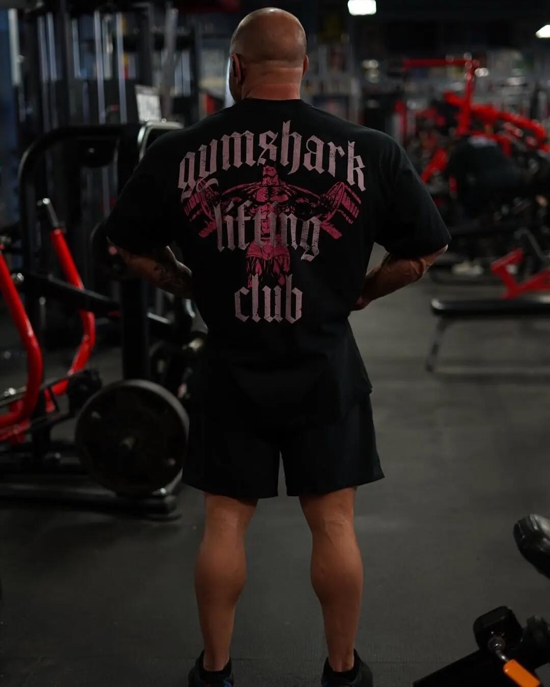 

2026 GYM Американський тренувальний костюм для фітнесу Літній спортивний бавовняний футболка з коротким рукавом Чоловіча вільна модна футболка з принтом Акула XXL