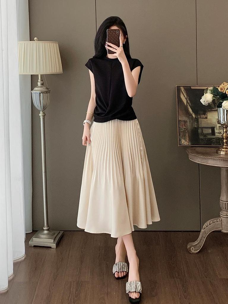 Elegant Summer Dress Set: Slimming, Off-Shoulder Short Sleeve Top with a Beautiful Pleated Midi Skirt for Women