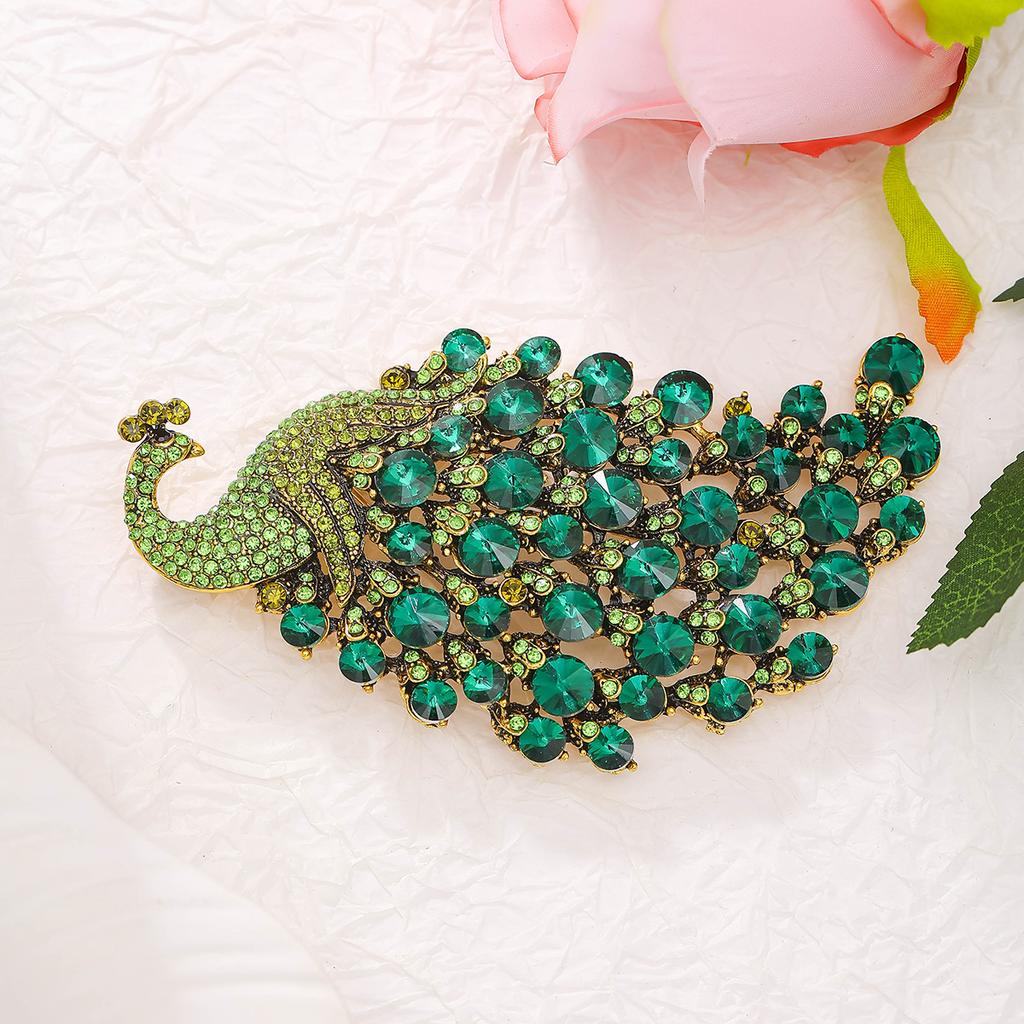 Luxurious Peacock Brooch for Women - Retro Animal Decorated Fixed Pin