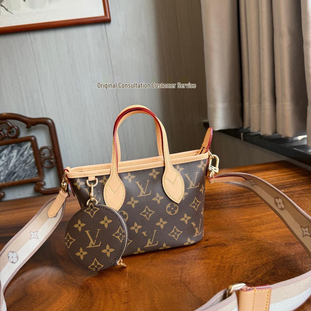 Женская сумка-мессенджер из вощеной воловьей кожи с заклепками в стиле ретро для мотоциклистов