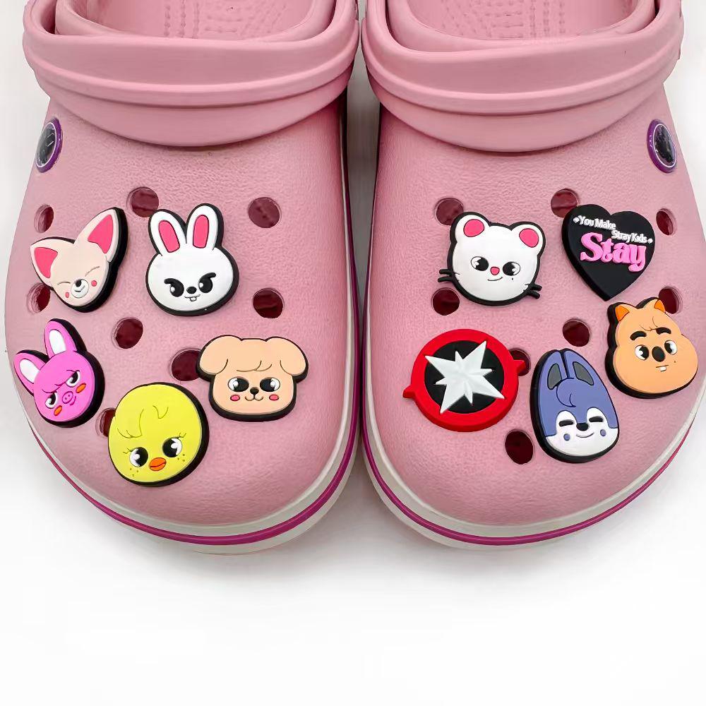 Stray Kids Schuhanhänger Set: PVC-Weichgummi-Clog-Zubehör für DIY-Croc-Dekoration