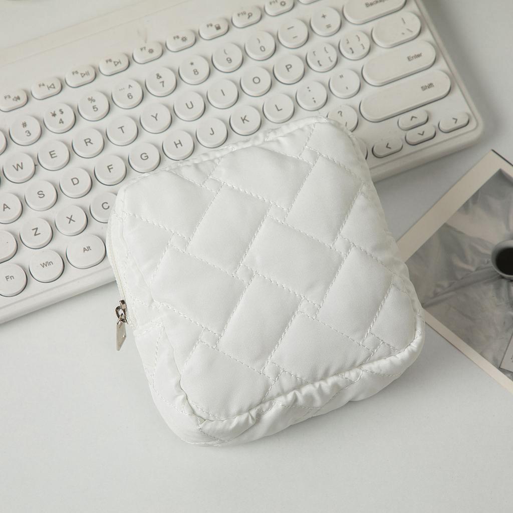 Heart Print Sanitary Napkins Storage Bag Feminine Period Pouch Portable Tampon Organizer Bag Mini Makeup Lipstick Storage Pouch
