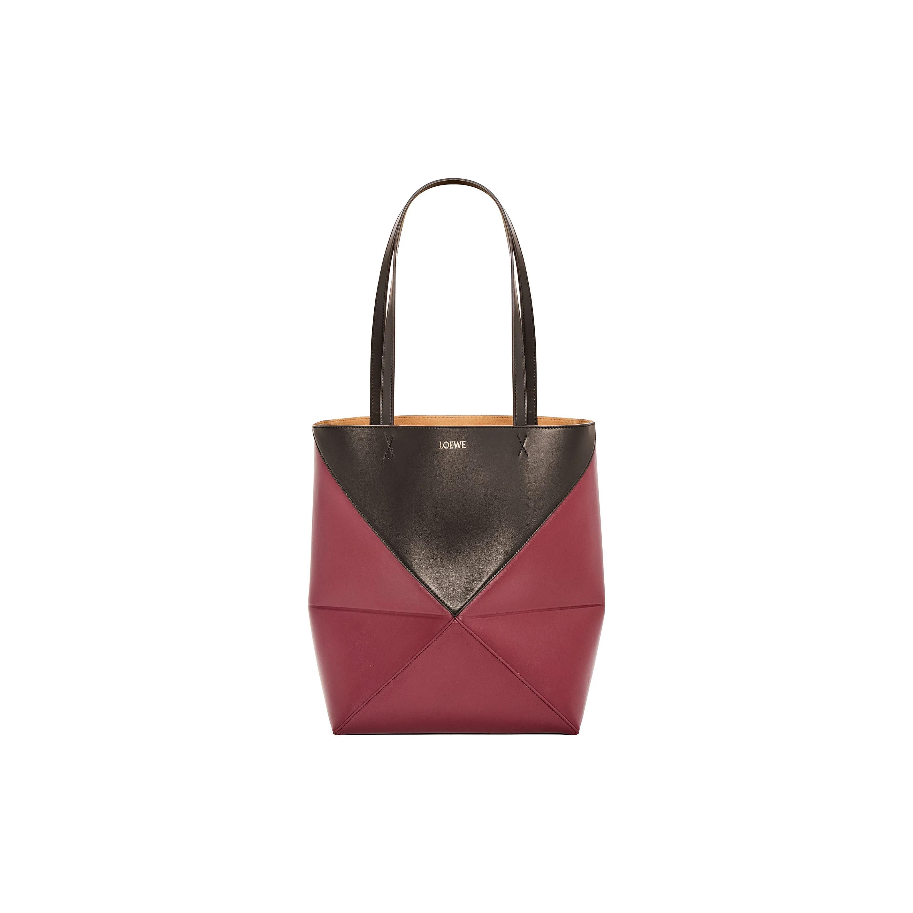 

Loewe Fold Embossed Letter Puzzle Color Design Glossy Cowhide Leather Tote Shopping Bag Women tote Black Cherry-Red A779G50X18-3875 Basic Set (Bag+Dust Bag)