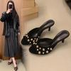 Módní zdobené peep toe mules stiletto nazouvací zlaté nýty dekor klasické sexy dámské letní sandály šaty párty denní běžné jednoduché boty
