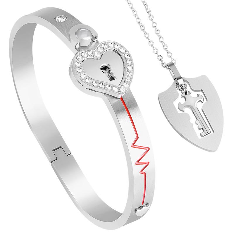 Bracelet Interlock en Acier Titane Style Fala Chen "Triumph in the Skies" pour Couples avec Fermoir Cœur Diamanté