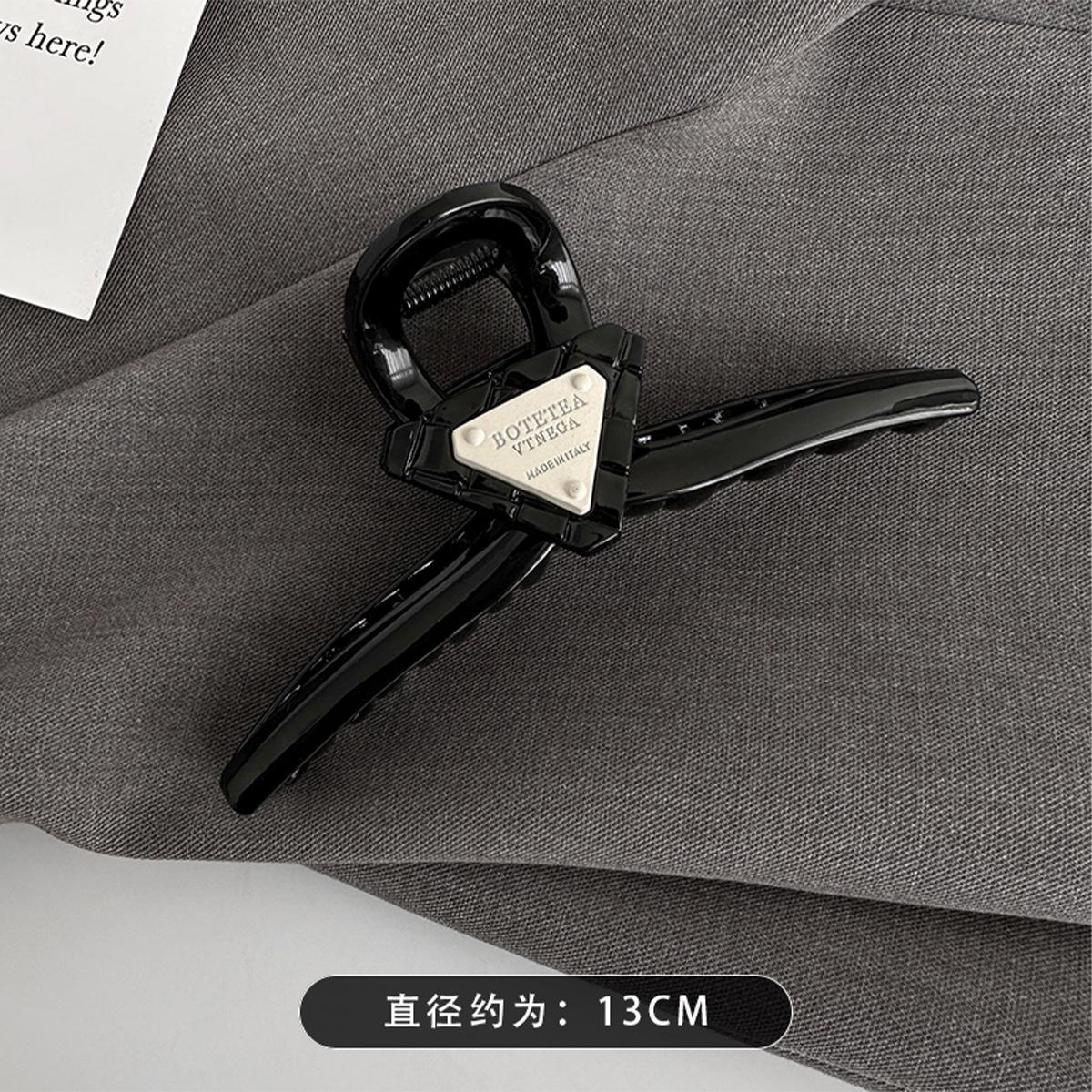 Большая черная треугольная заколка для волос, зажим- коготь для волос в виде диска, зажим-акула для затылка 2025