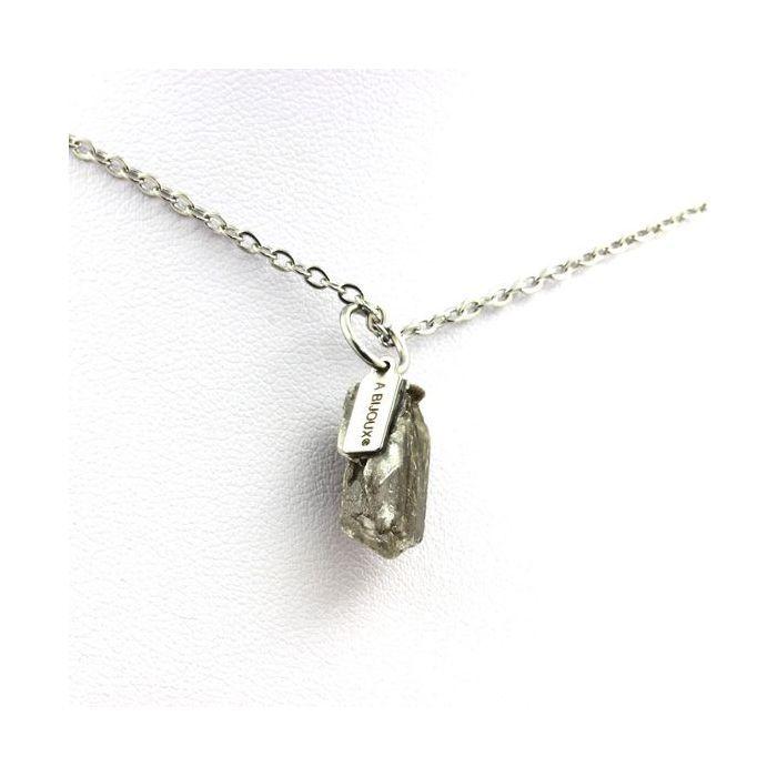 Pierres et Minéraux. Collier Gypse brut. 7.72 ct. Marcieu, Isère, France.