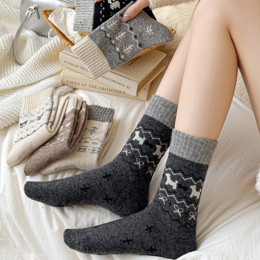 Fair Island wool tree socks women's retro medium tube Japanese autumn and winter cartoon animal stacking socks