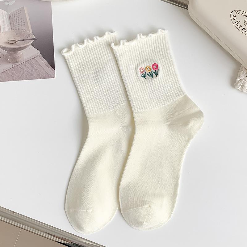 Female Spring and Autumn Solid Color Lace Strawberry Embroidery Boneless Tube Cotton Socks