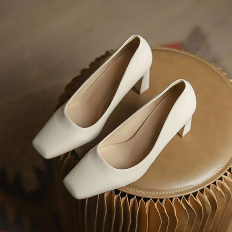 

Женские туфли на высоком толстом каблуке с квадратным носком, в нюдовом цвете, в профессиональном простом стиле для通勤, из мягкой кожи, на среднем каблуке, одинарные туфли для женщин 40