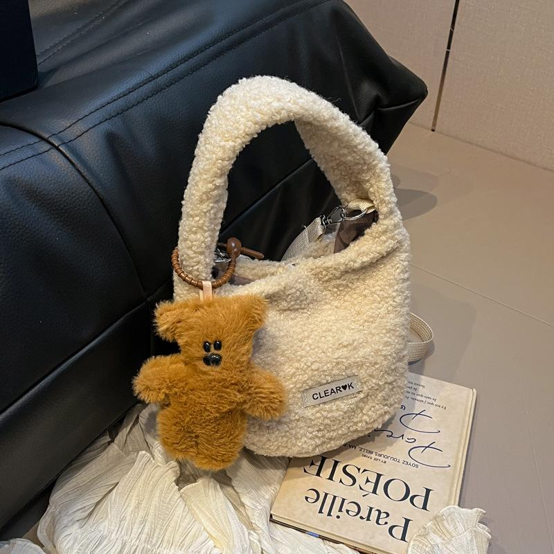 Plush Personality Trend Lamb Fluffy Autumn and Winter New Model Fluffy Crossbody Portable Bucket Bag Woman