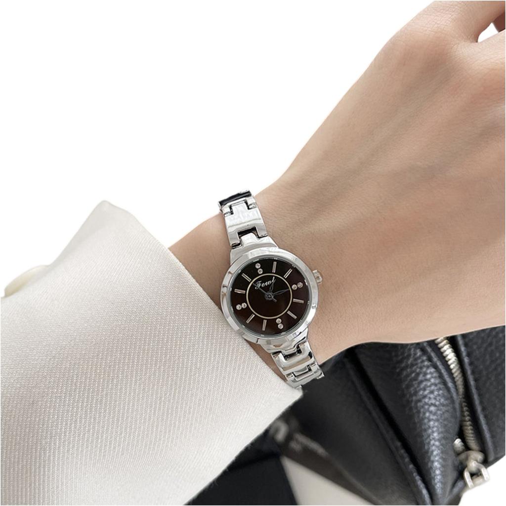 Módní dámské elektronické hodinky s koženým řemínkem – Stylové digitální náramkové hodinky pro dámy, Elegantní design, Ideální dárek k narozeninám, , Pro každodenní nošení