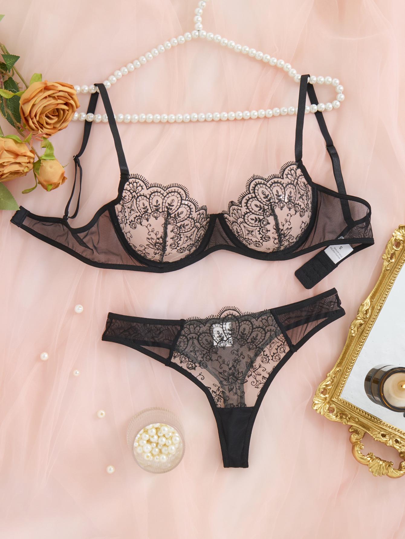 

Сексуальный прозрачный сетчатый узорный комплект нижнего белья из трех частей S