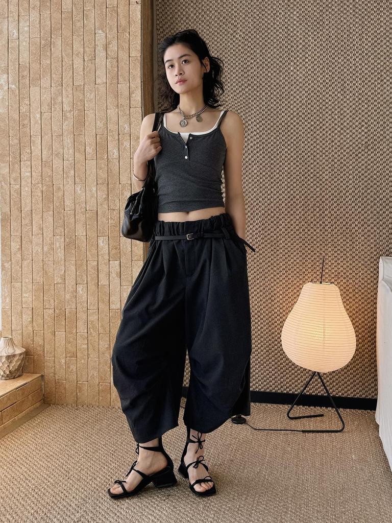 Louvre Spring Double Strap Buttoned Camisole Slimming Top
