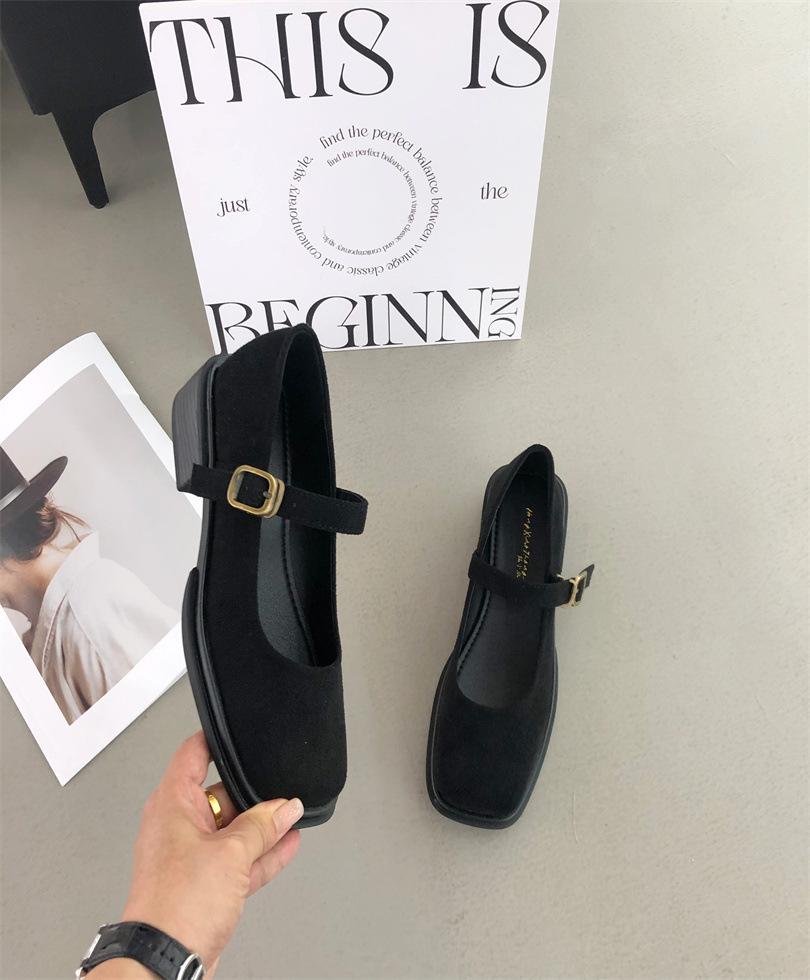 Retro Mary Jane Shoes Women's 2025 New French Temperament Elegant Velvet Square Head Shallow Mouth Thick Heel Evening Shoes