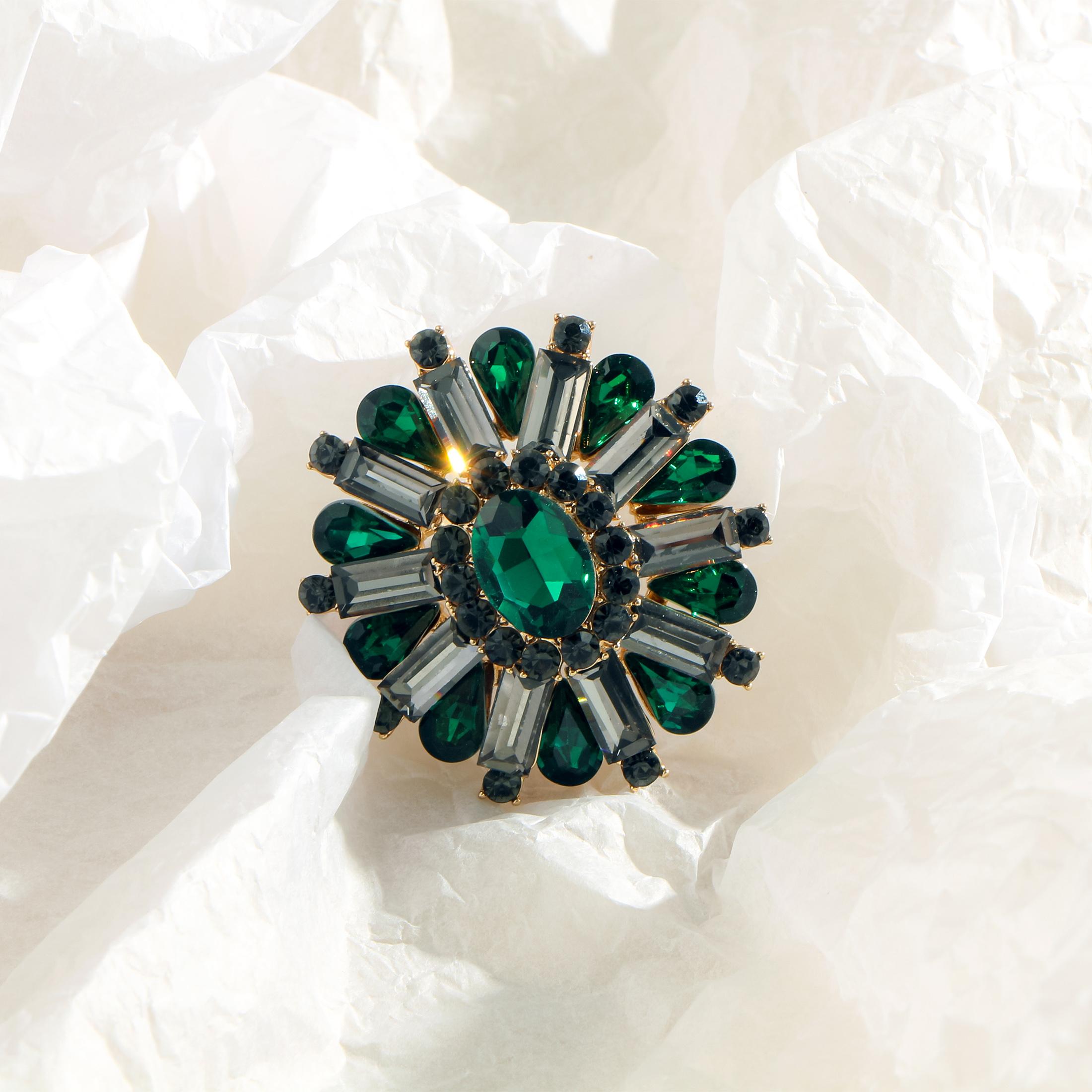 

Round flower inlaid with purple and green rhinestones, women s fashionable brooch suitable for vacation gift giving and wearing
