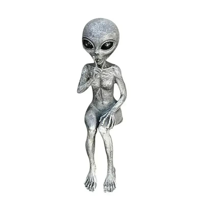 Funny Alien Statue Sculpture Garden Landscaping Yard Art Ornament Resin Beer Drinking Alien Sculpture Desktop Decoration