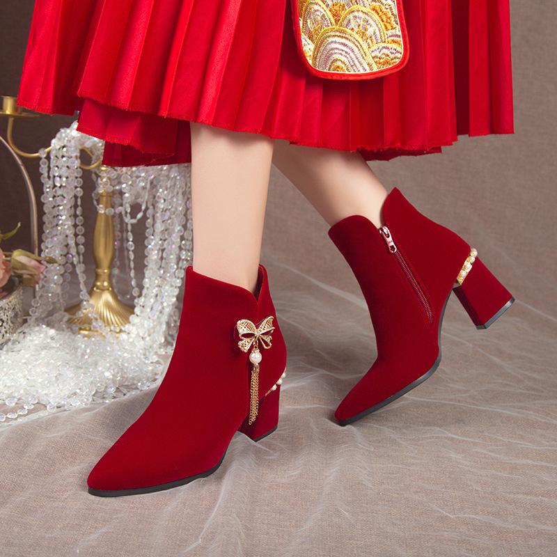 Internet-Berühmtheit Herbst- und Winter-Brautstiefel 2025 neue burgunderrote festliche Hochzeitsstiefel Strass-Fransen dicker Absatz keine müden Füße Modestiefel