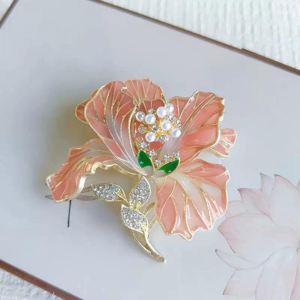 Elegant Floral Brooch With Enamel Craftsmanship And Imitation Pearls Detail For Women Jewelry Accessories