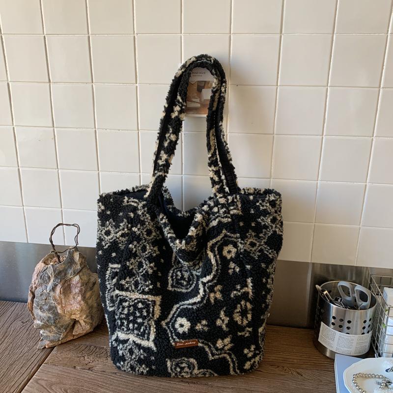 New Wind Shoulder Bag Plush Double-sided Vest Bag High Value Fashion Commuter Bag