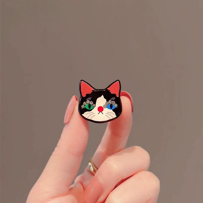 

1Pc Corsage Exquisite Sweater Pin Petite Acrylic Cartoon Colorful Cat Brooch Diamond inlaid чёрный