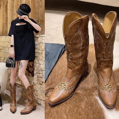 Vielseitige Cowboy-Stiefel Damen Schuhe Herbst Retro Spitzstiefel 2025 neu Nieten dicker Absatz Ritterstiefel Stickerei Western