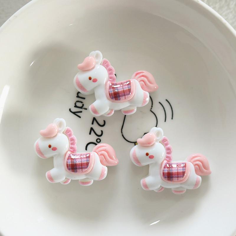 

10pcs Cute Cartoon Horse Pendant For Jewelry Making Kawaii Resin Scrapbook Decor Home Craft Diy Jewellery Hairpin Accessories рожевий