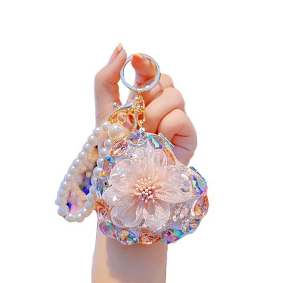 Женская складная зеркальце-брелок со стразами, зеркальце для макияжа с цепочкой из искусственного жемчуга, портативный маленький складной зеркальце-подвеска для подкрашивания, модный аксессуар 2