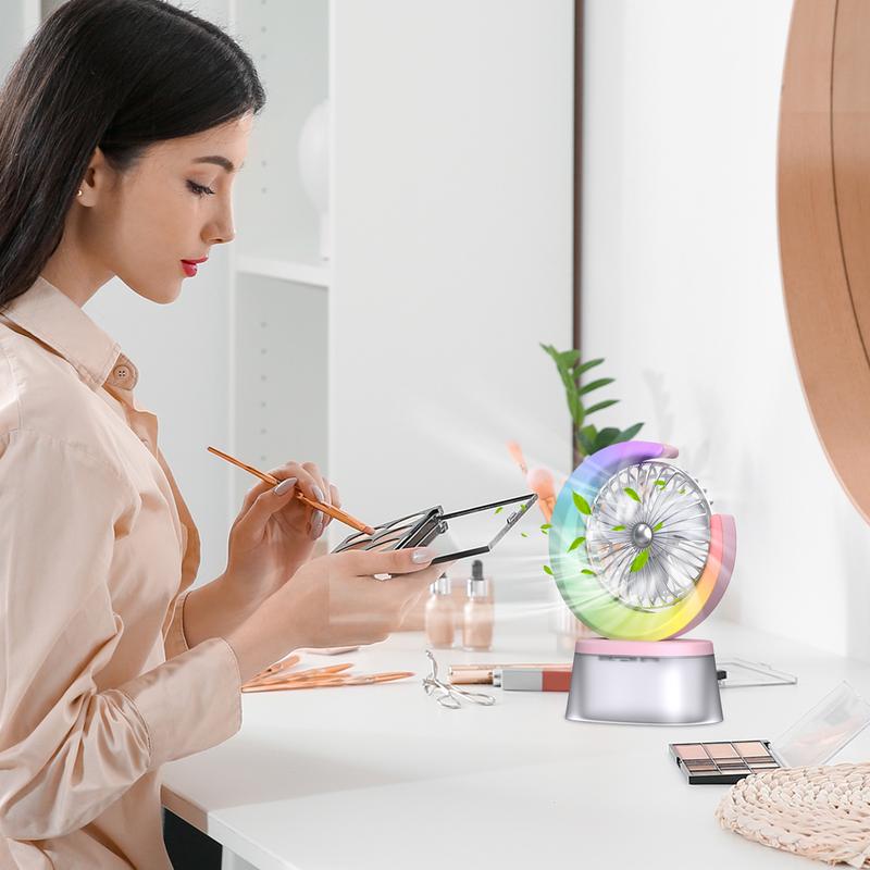 Bedside Fan Battery Powered Quiet Personal Fan Portable Humidifying Fan With 600ml Tank 3 Speeds Adjustable USB Rechargeable Fan