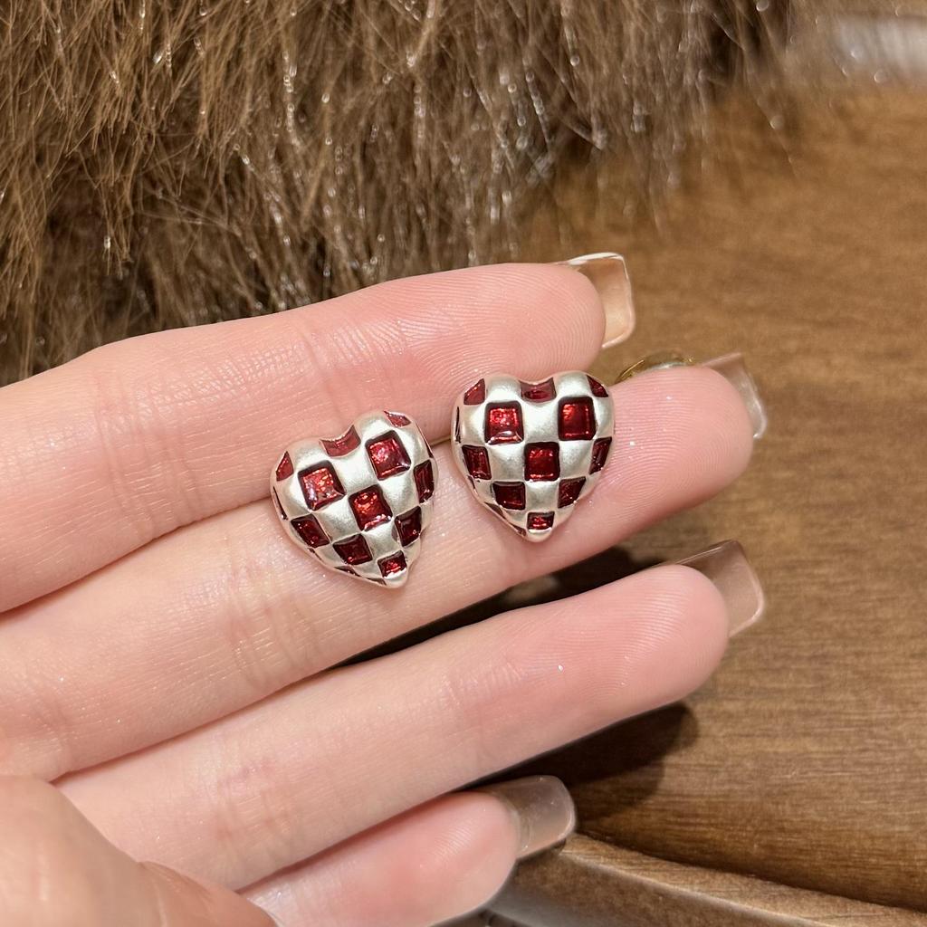 Red Checkered Heart Earrings: 2025 Trendy Autumn/Winter Women's Accessories