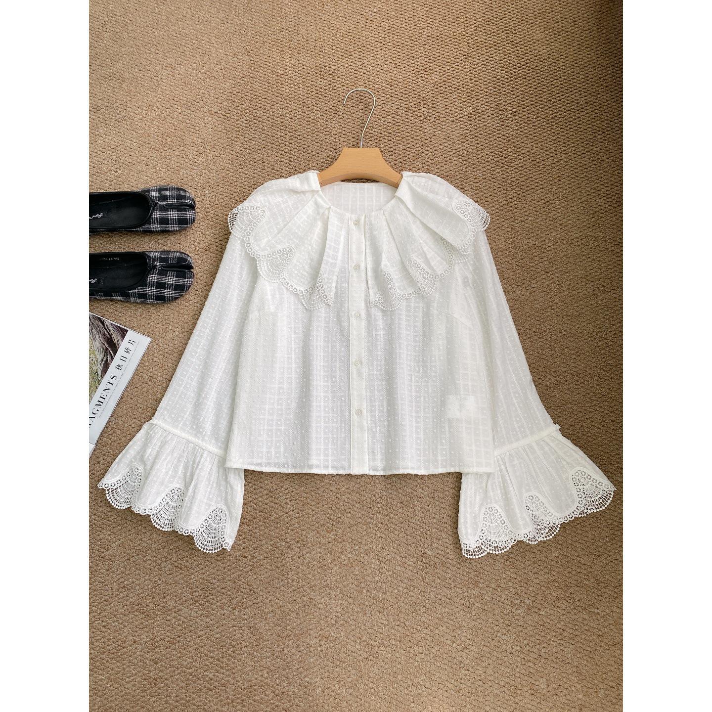 

2025 Fall/Winter Women s White Check Doll Collar Lace Bell Sleeve Shirt Medium белый