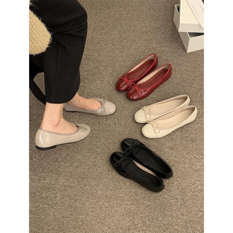 25 spring niche round head ballet shoes flat bow light mouth single shoes French retro patent leather small red shoes