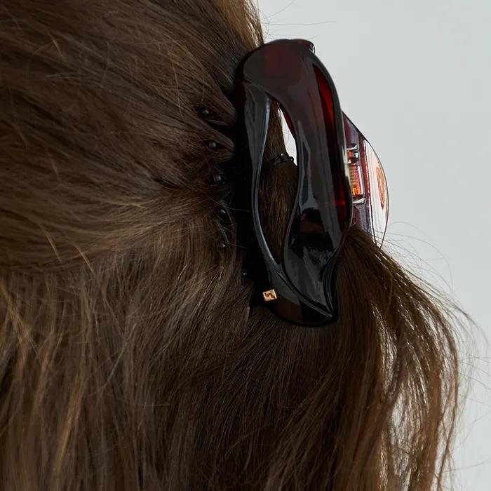 French curved shell hair claw, Orelia
