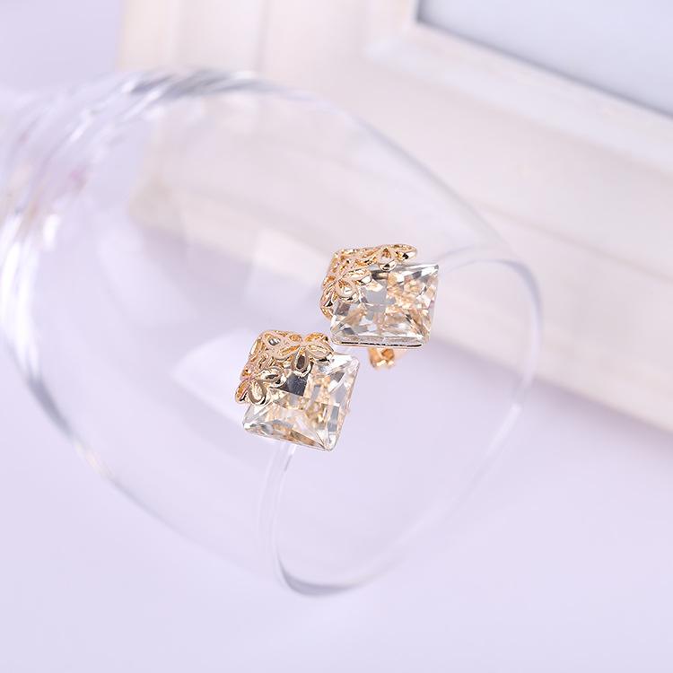 Pendientes Vintage con Clip de cristal y flor hueca para mujer, sin orificio para la oreja, joyería elegante para fiesta y boda